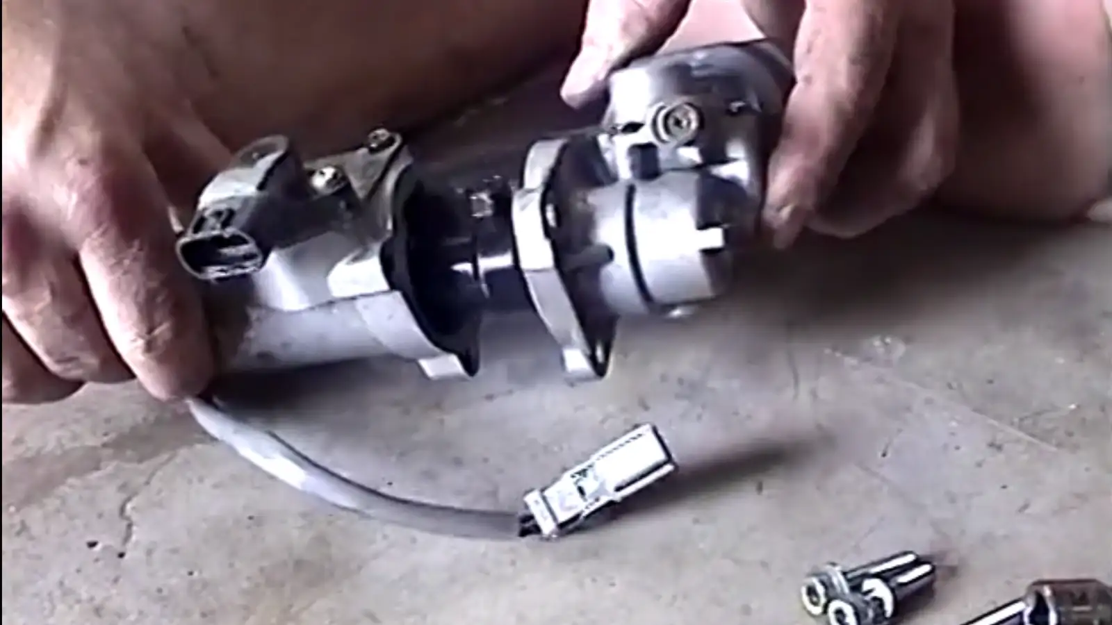 Rear Preload Actuator Service