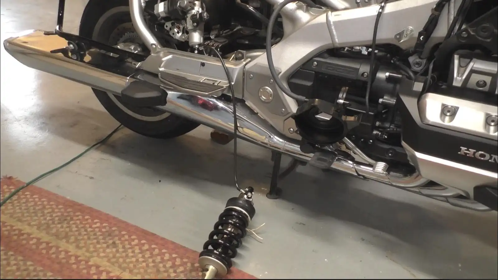 Rear Shock Actuator Service